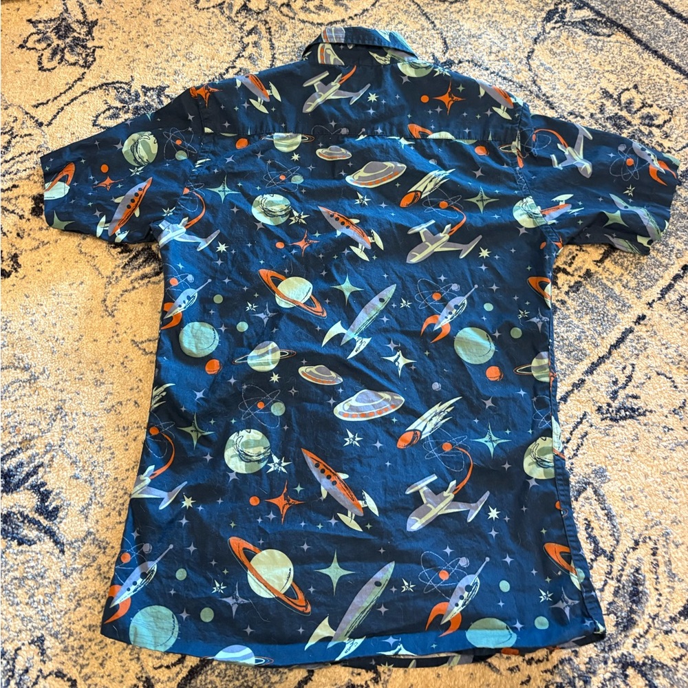 Run and Fly button down - Picture 4 of 4